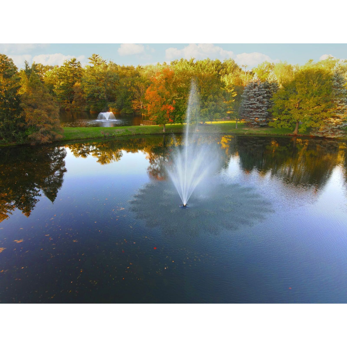 Scott Aerator Amherst Pond Fountain In A Large Lake Without Lights
