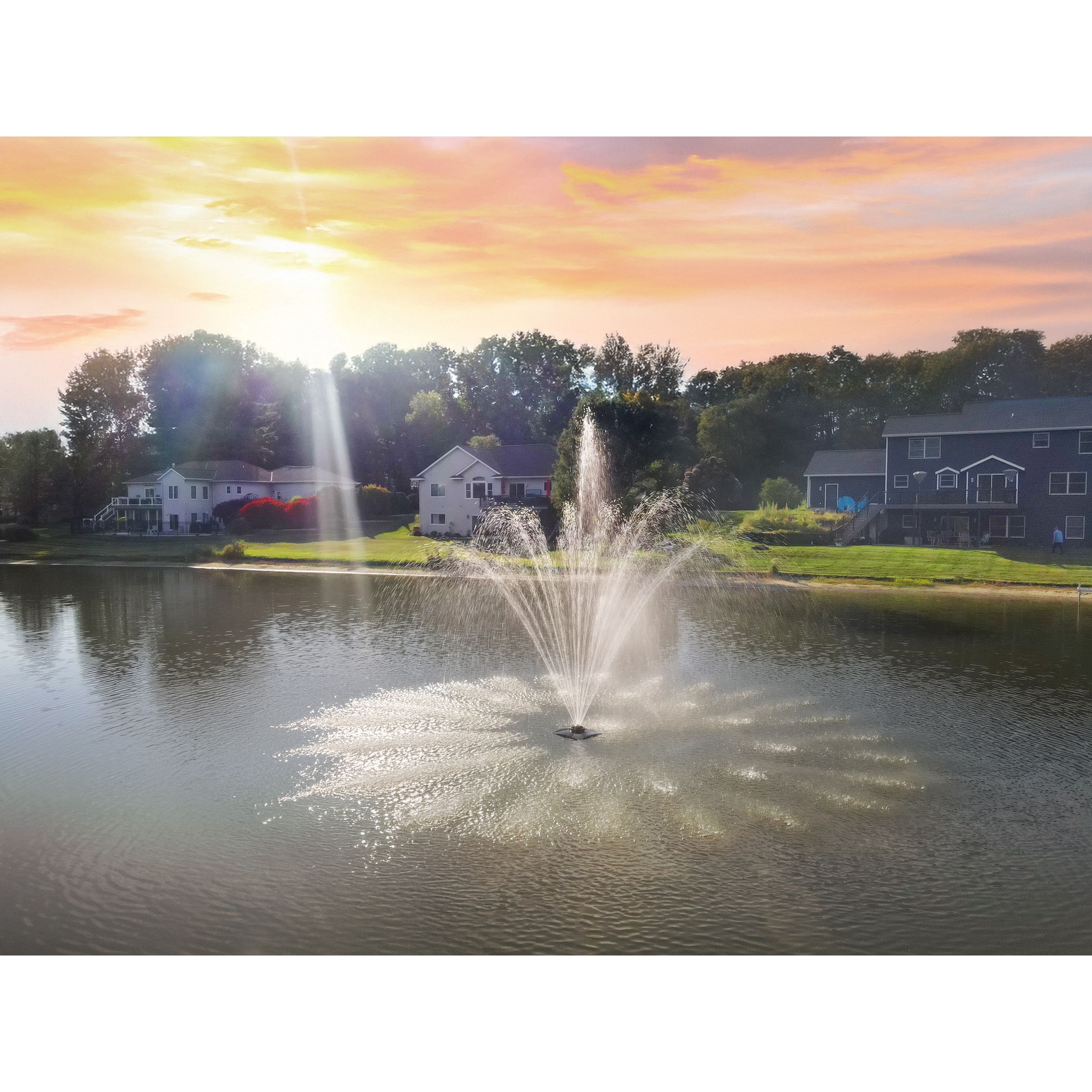 Scott Aerator Amherst Pond Fountain (Solar-Powered)