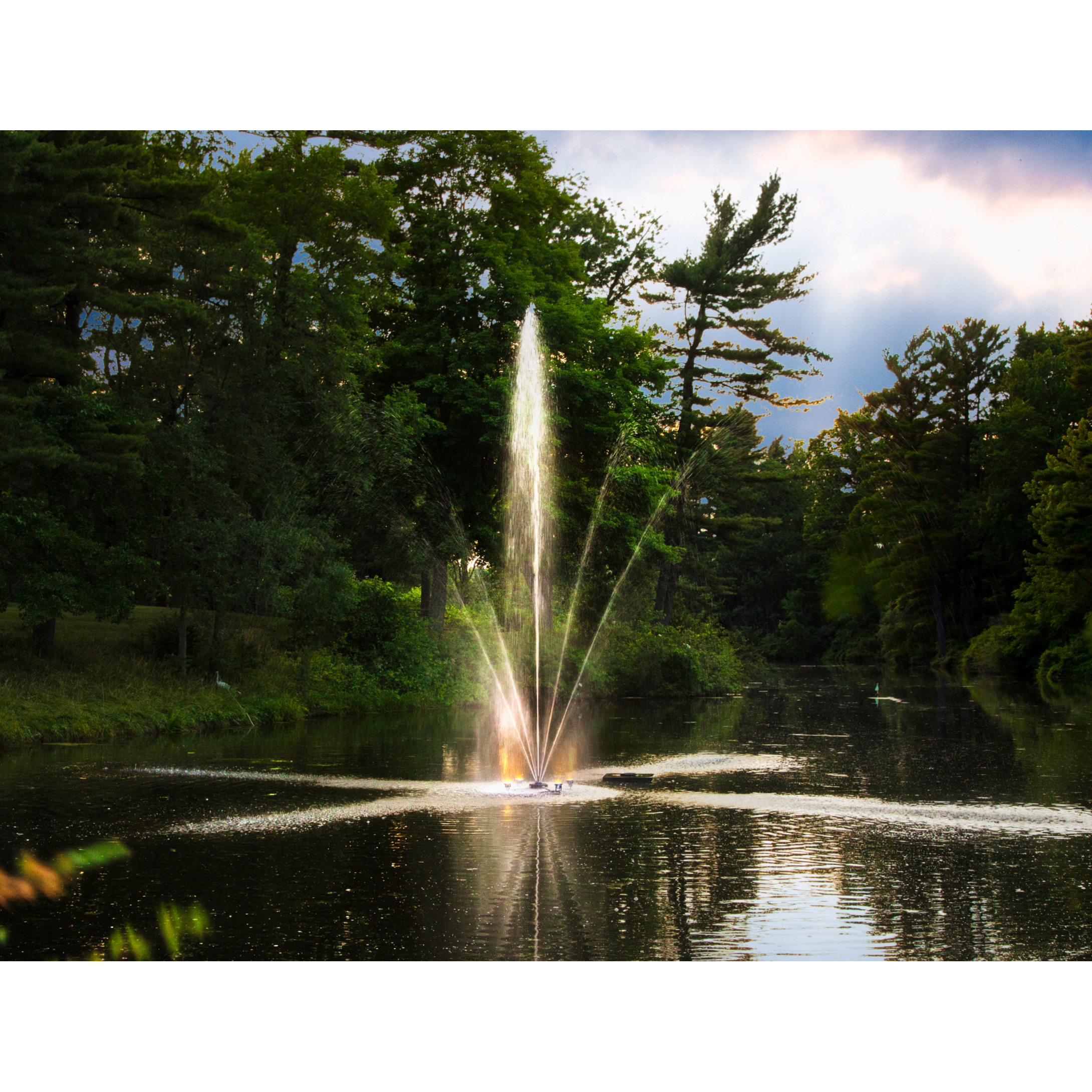 Scott Aerator Clover Pond Fountain