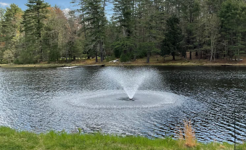 Scott Aerator DA-20 In Customers Pond